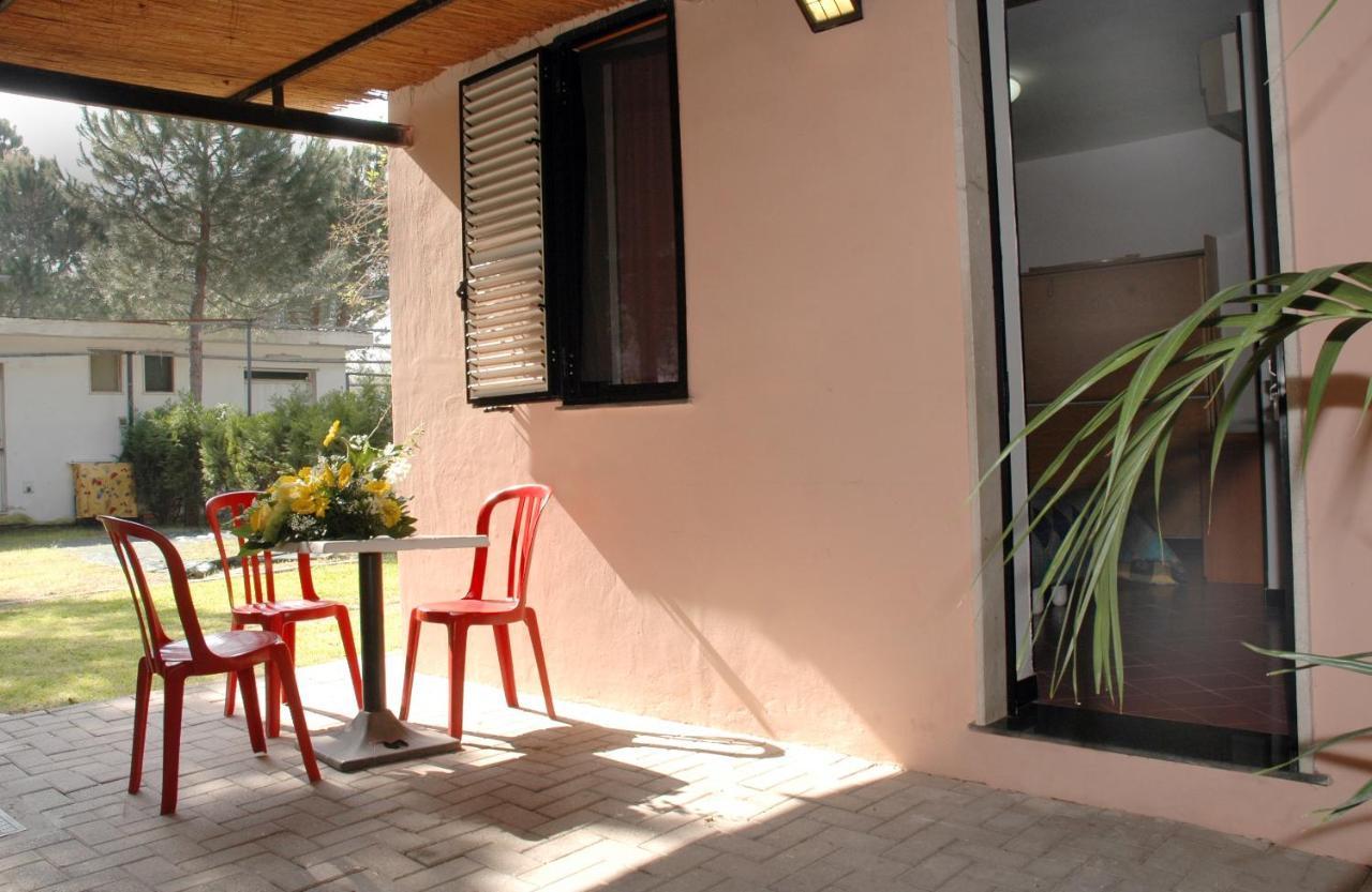 Hotel Parco delle Viole Paestum Esterno foto