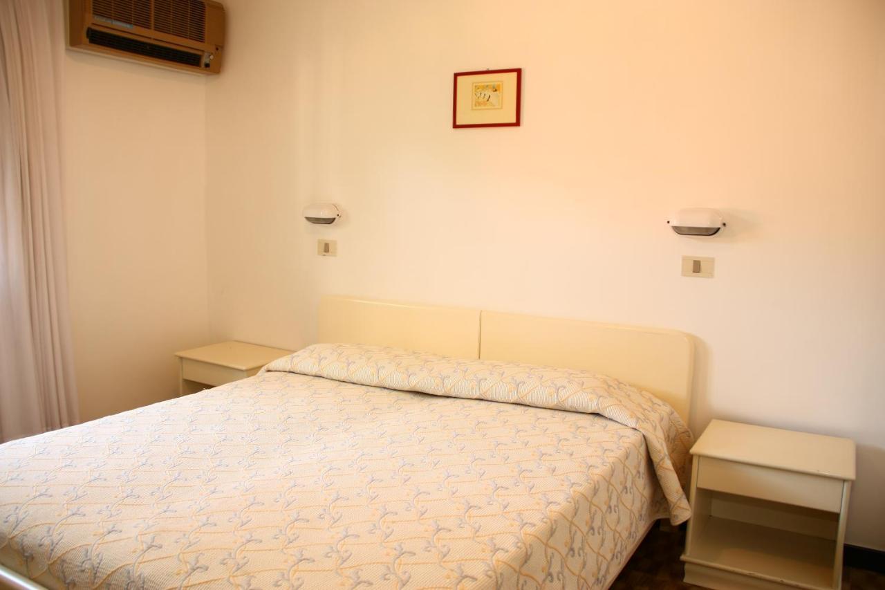 Hotel Parco delle Viole Paestum Esterno foto