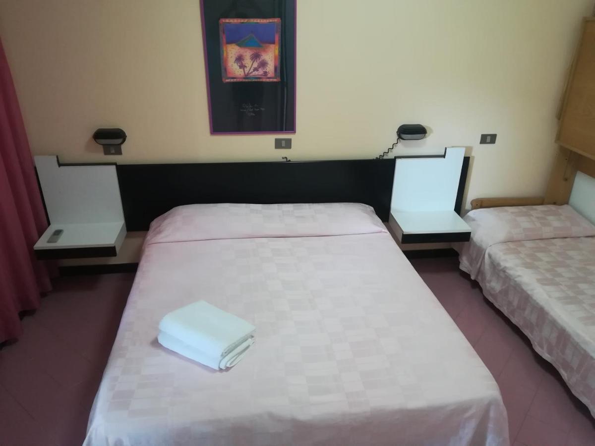 Hotel Parco delle Viole Paestum Esterno foto