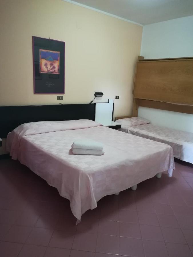 Hotel Parco delle Viole Paestum Esterno foto
